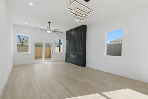 4215 Carpenter Avenue Dallas TX 75210