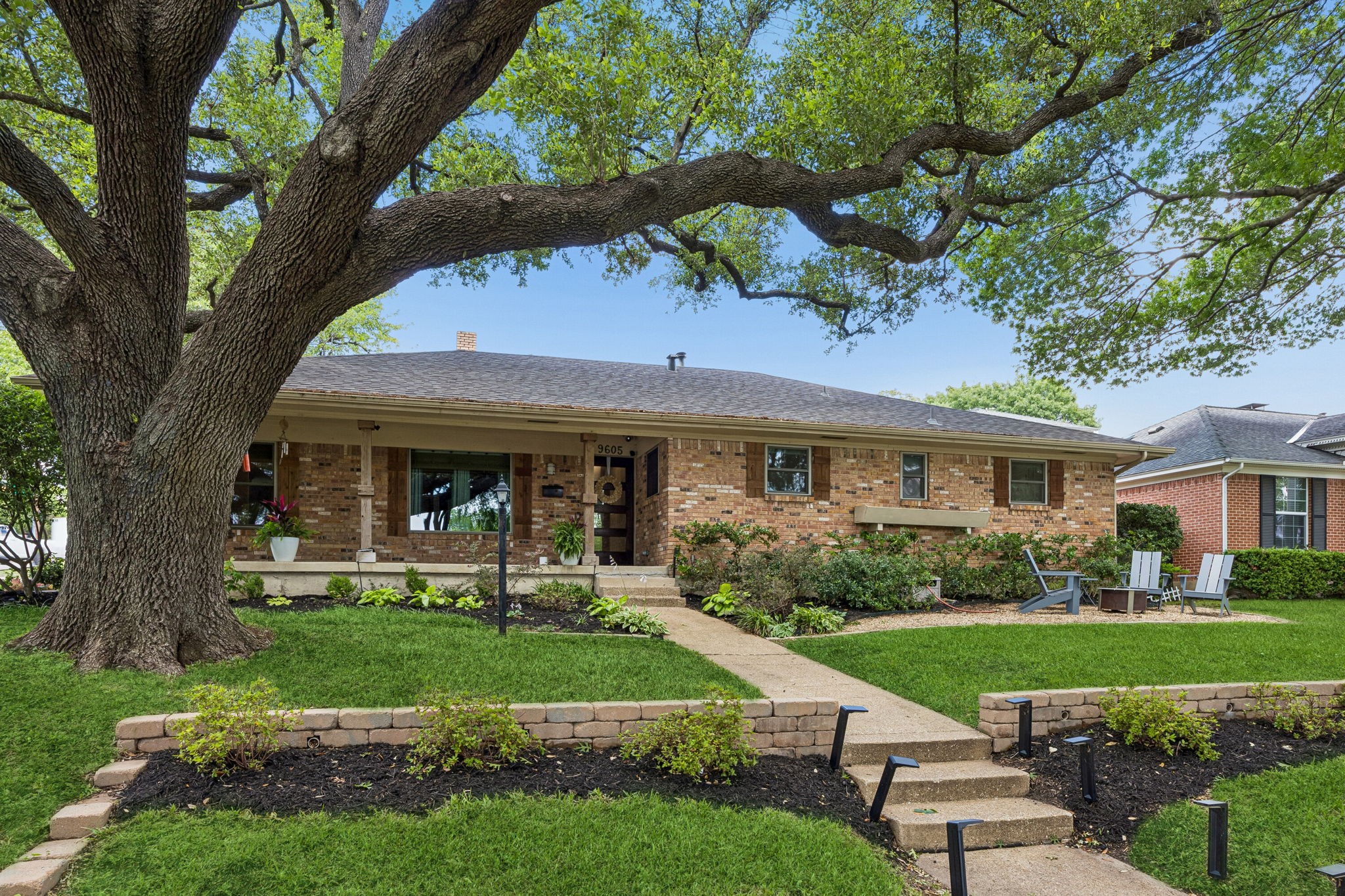 9605 Crestedge Drive Dallas TX 75238