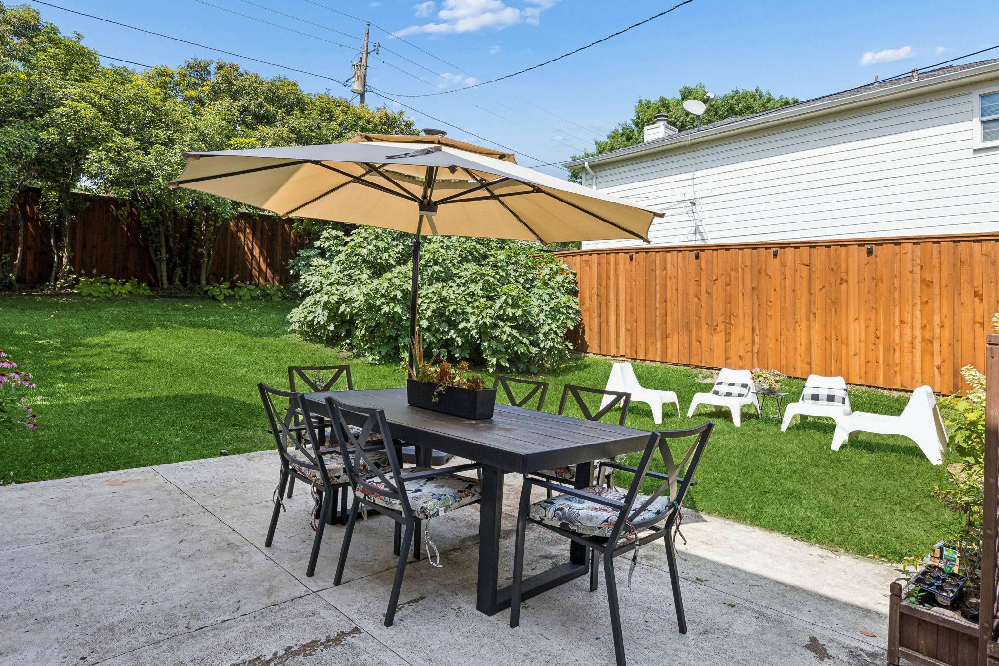 9605 Crestedge Drive Dallas TX 75238