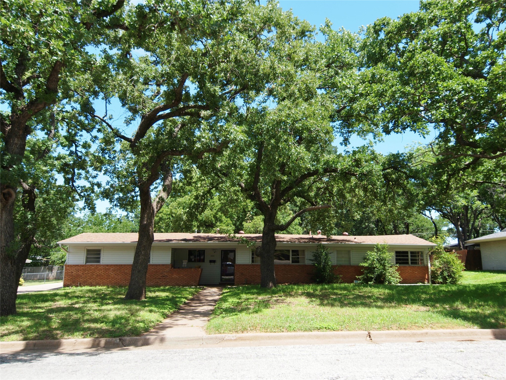 1431 Brazos Street Graham TX 76450