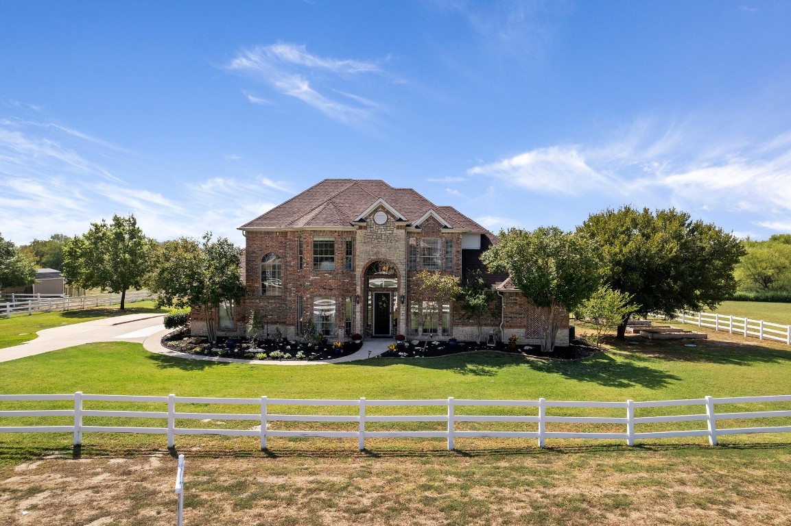 901 Creek Hollow Lane Fort Worth TX 76131
