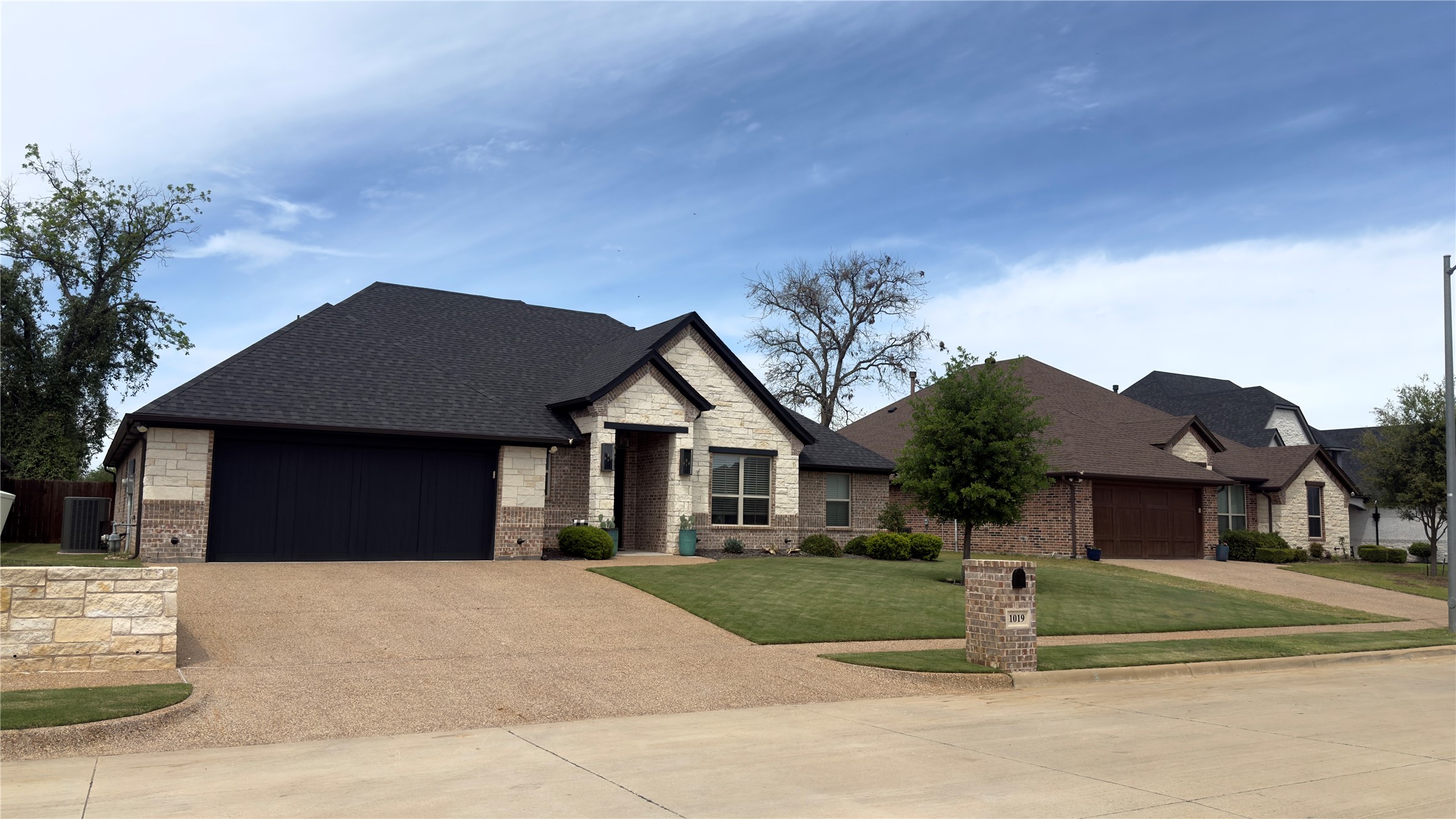 1019 Anna Circle Granbury TX 76048