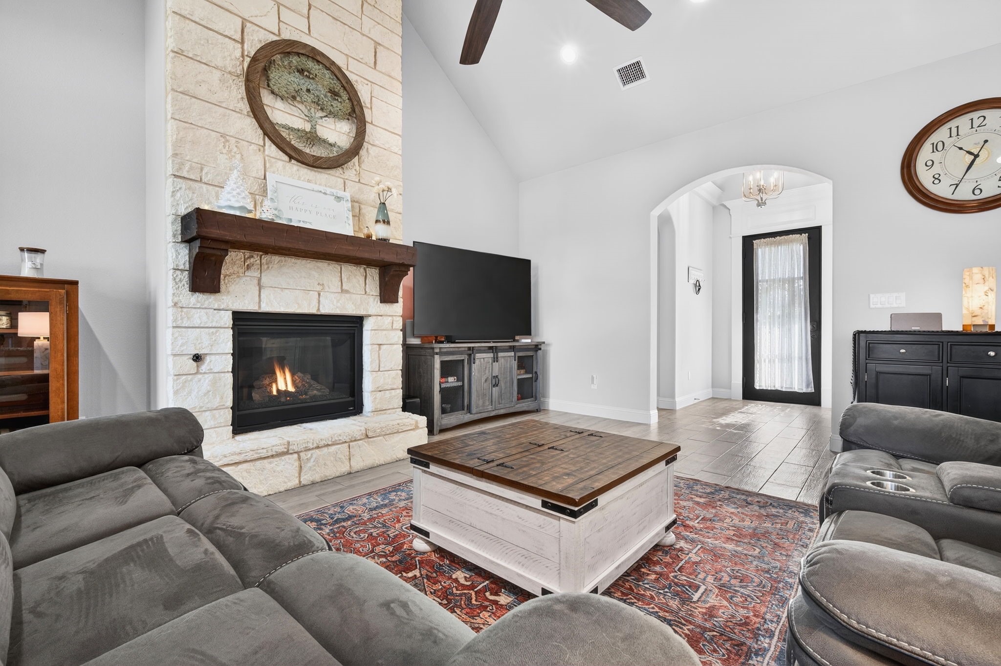 1019 Anna Circle Granbury TX 76048