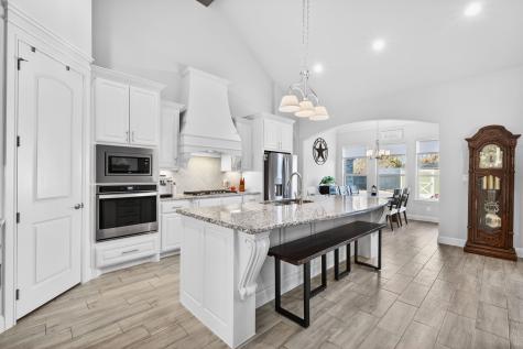 1019 Anna Circle Granbury TX 76048