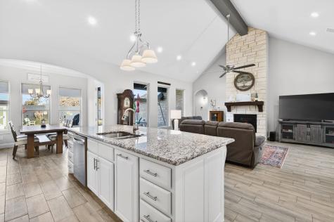 1019 Anna Circle Granbury TX 76048