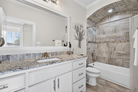1019 Anna Circle Granbury TX 76048