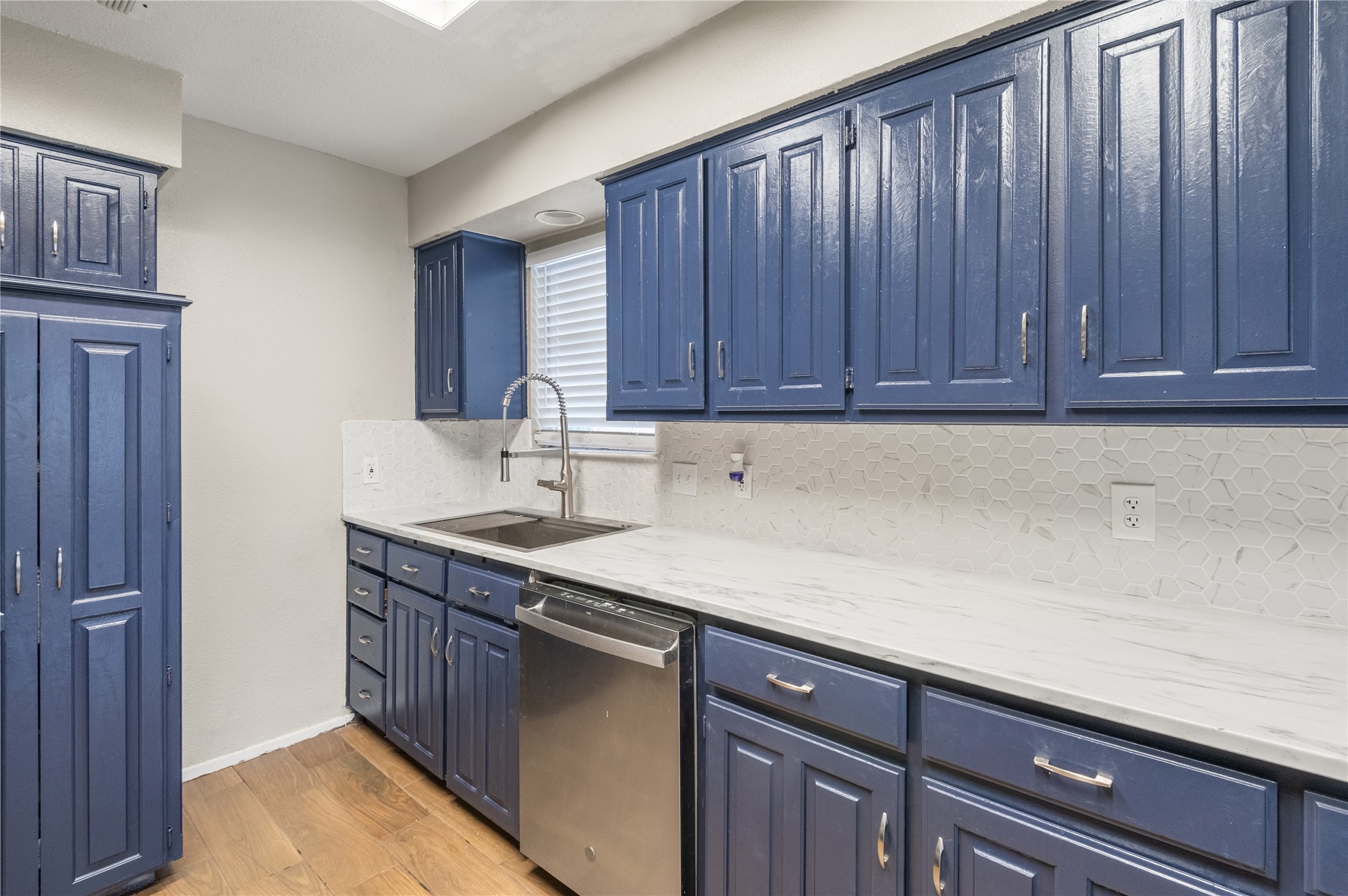 1710 Sylvan Drive Arlington TX 76012
