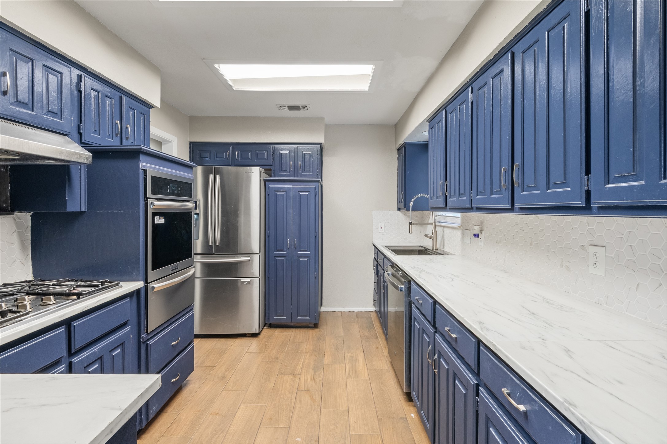 1710 Sylvan Drive Arlington TX 76012