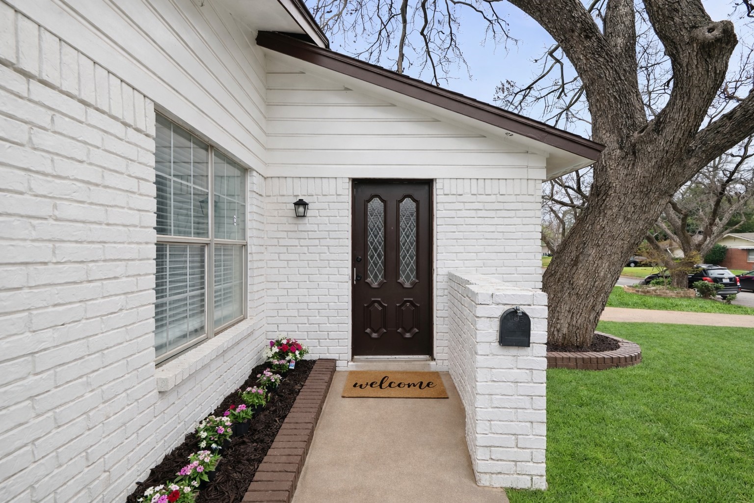 1710 Sylvan Drive Arlington TX 76012