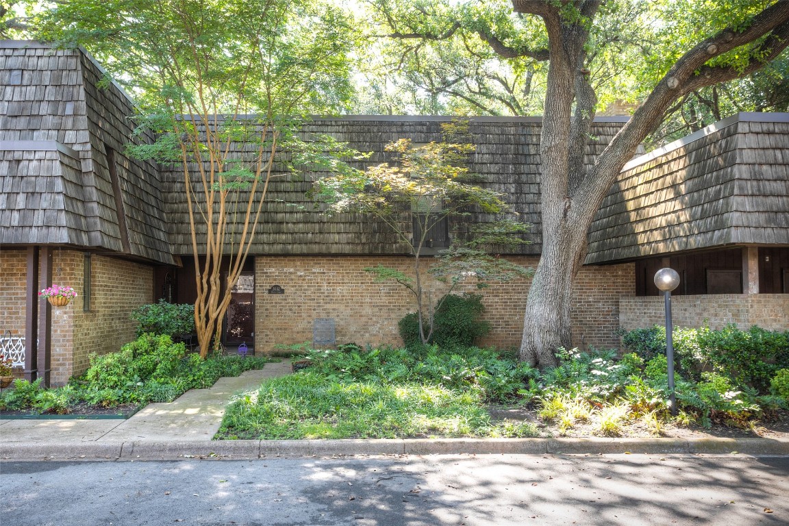 3032 Hulen Court Fort Worth TX 76109