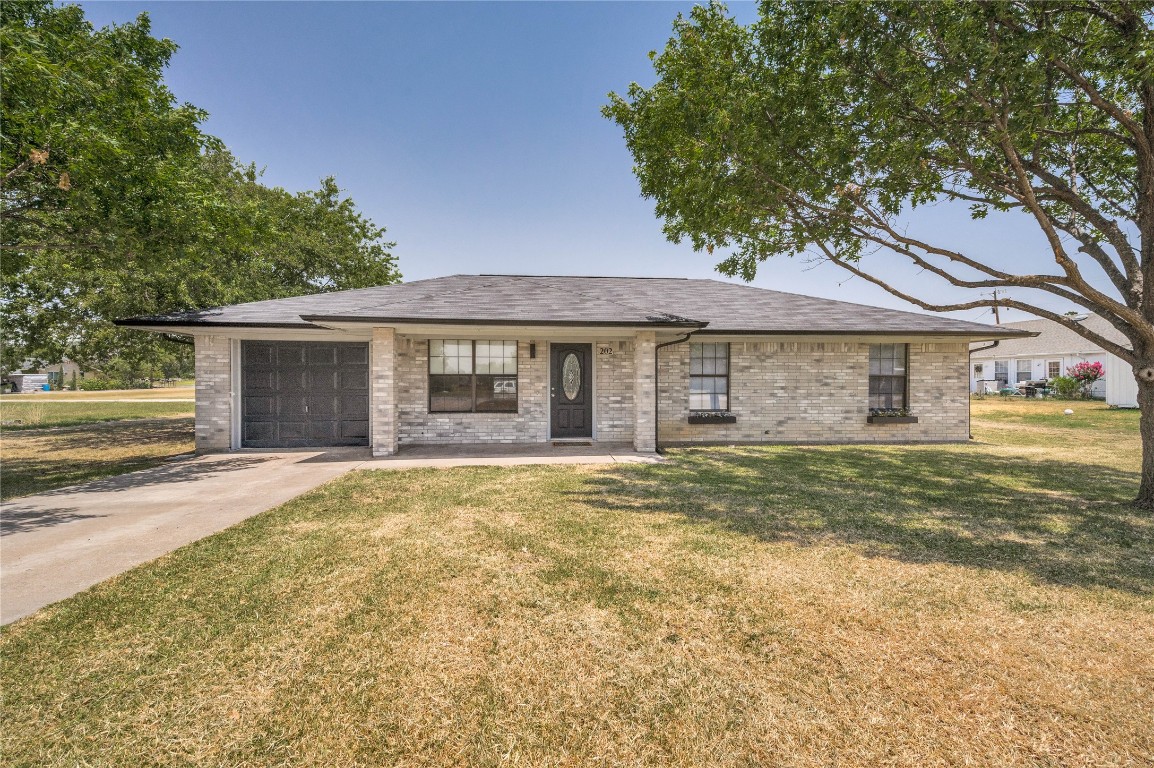 202 W Mesquite Street Gunter TX 75058
