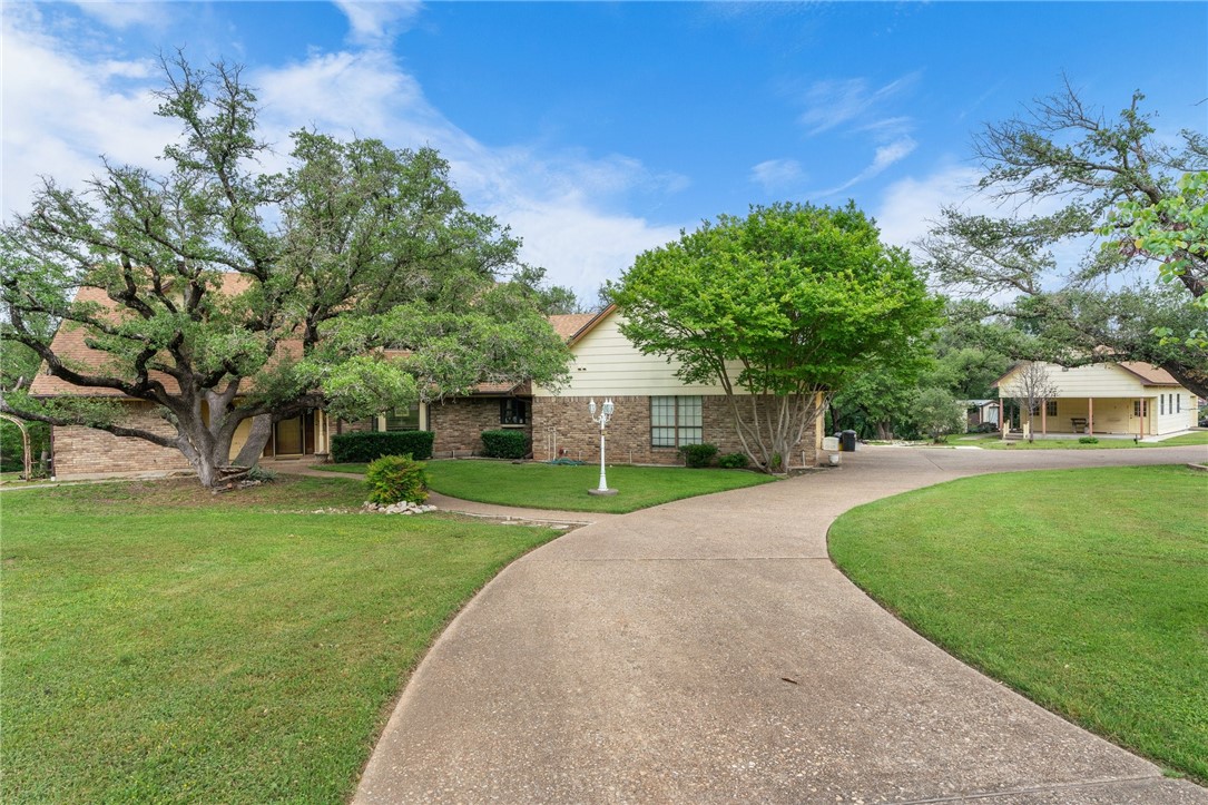 1911 Mclennan Crossing Road Woodway TX 76712