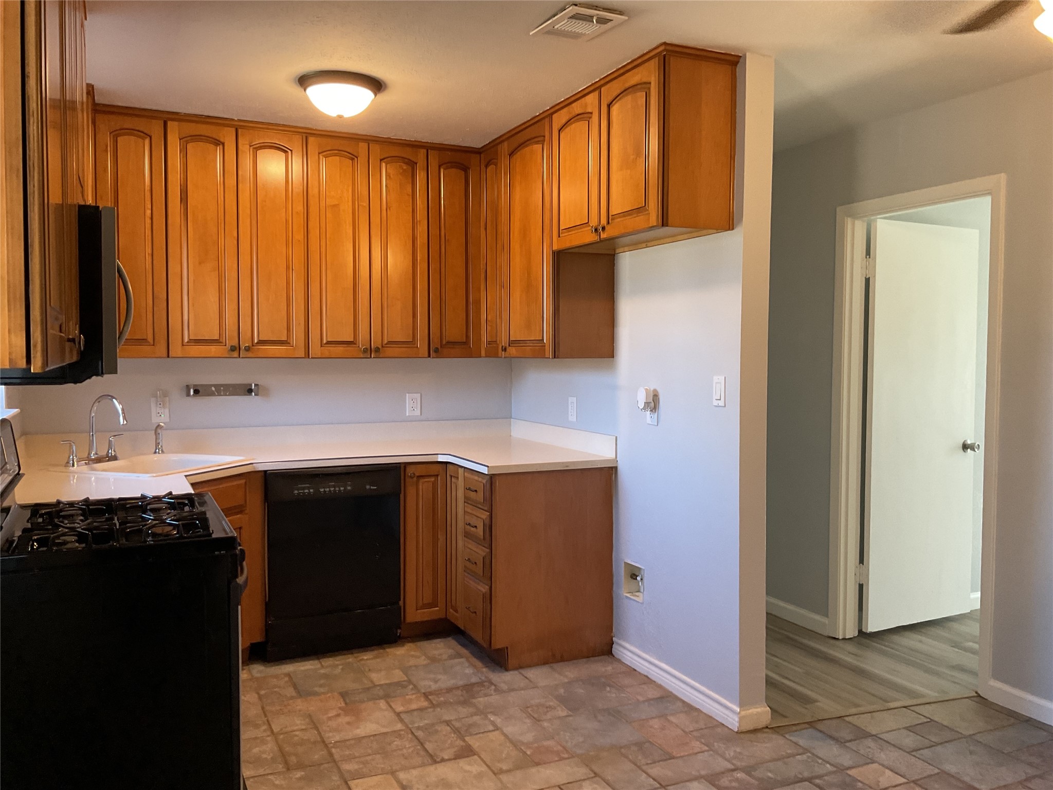 1401 W Ball Street Weatherford TX 76086