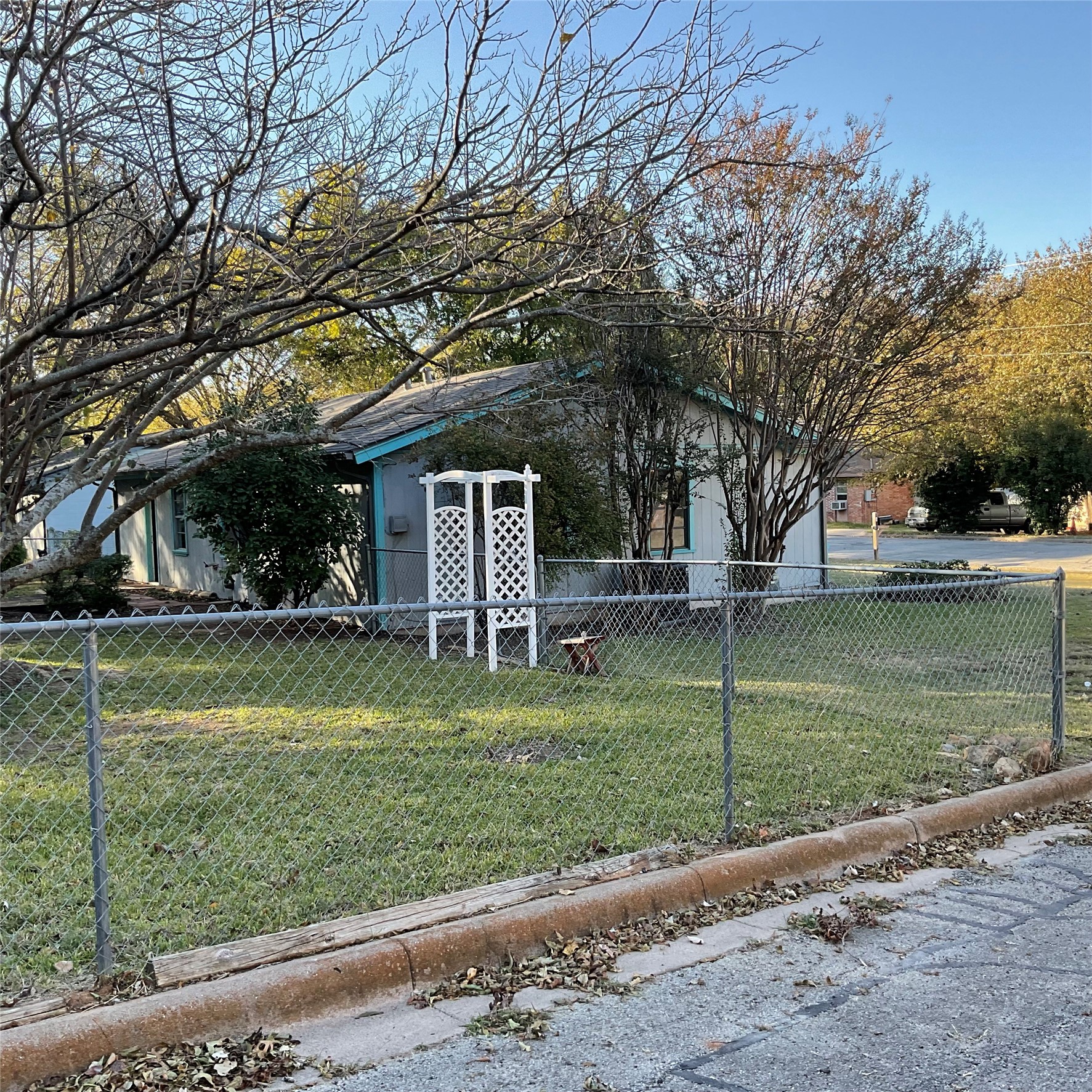 1401 W Ball Street Weatherford TX 76086