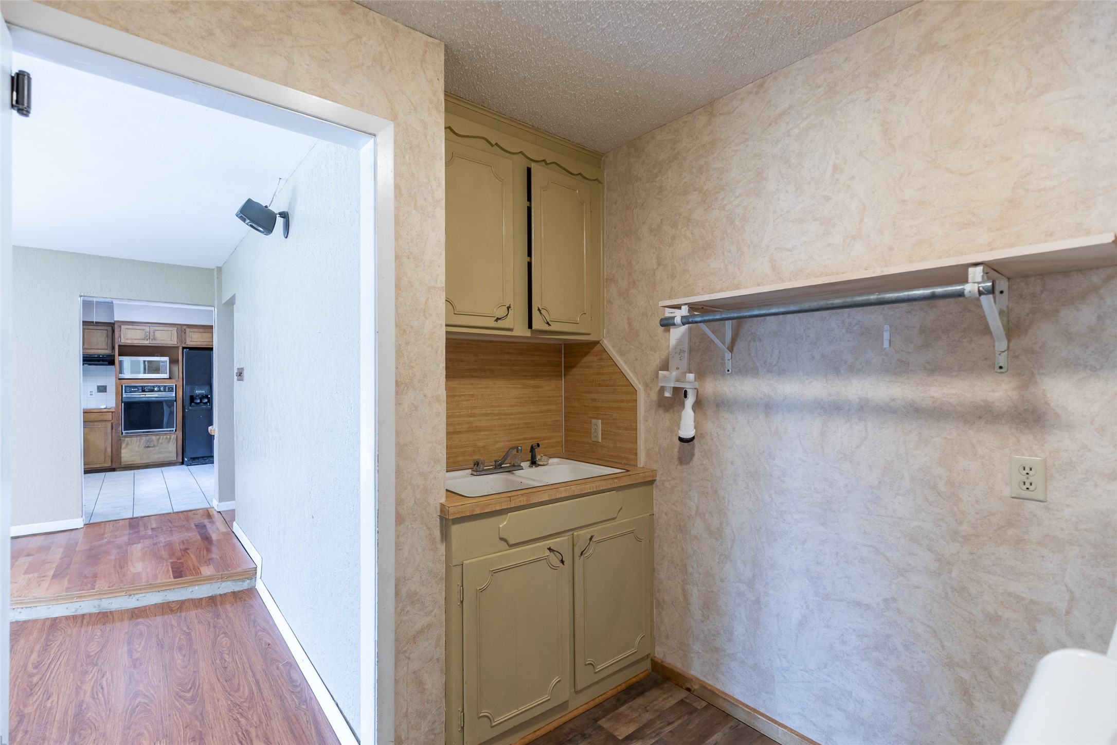 819 Avenue Q Anson TX 79501