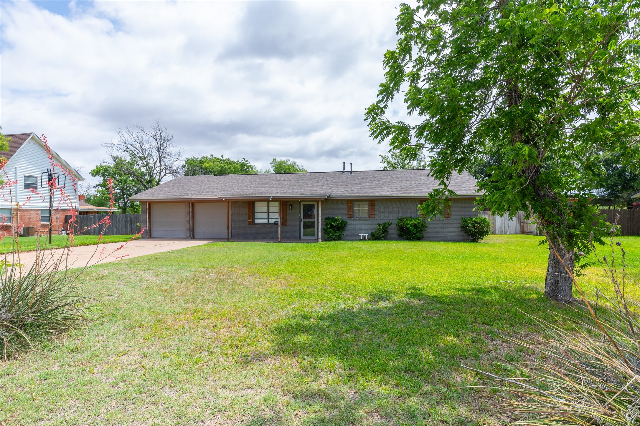 819 Avenue Q Anson TX 79501
