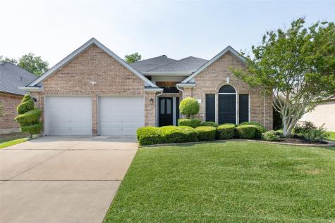 2 Laura Elizabeth Court Mansfield TX 76063
