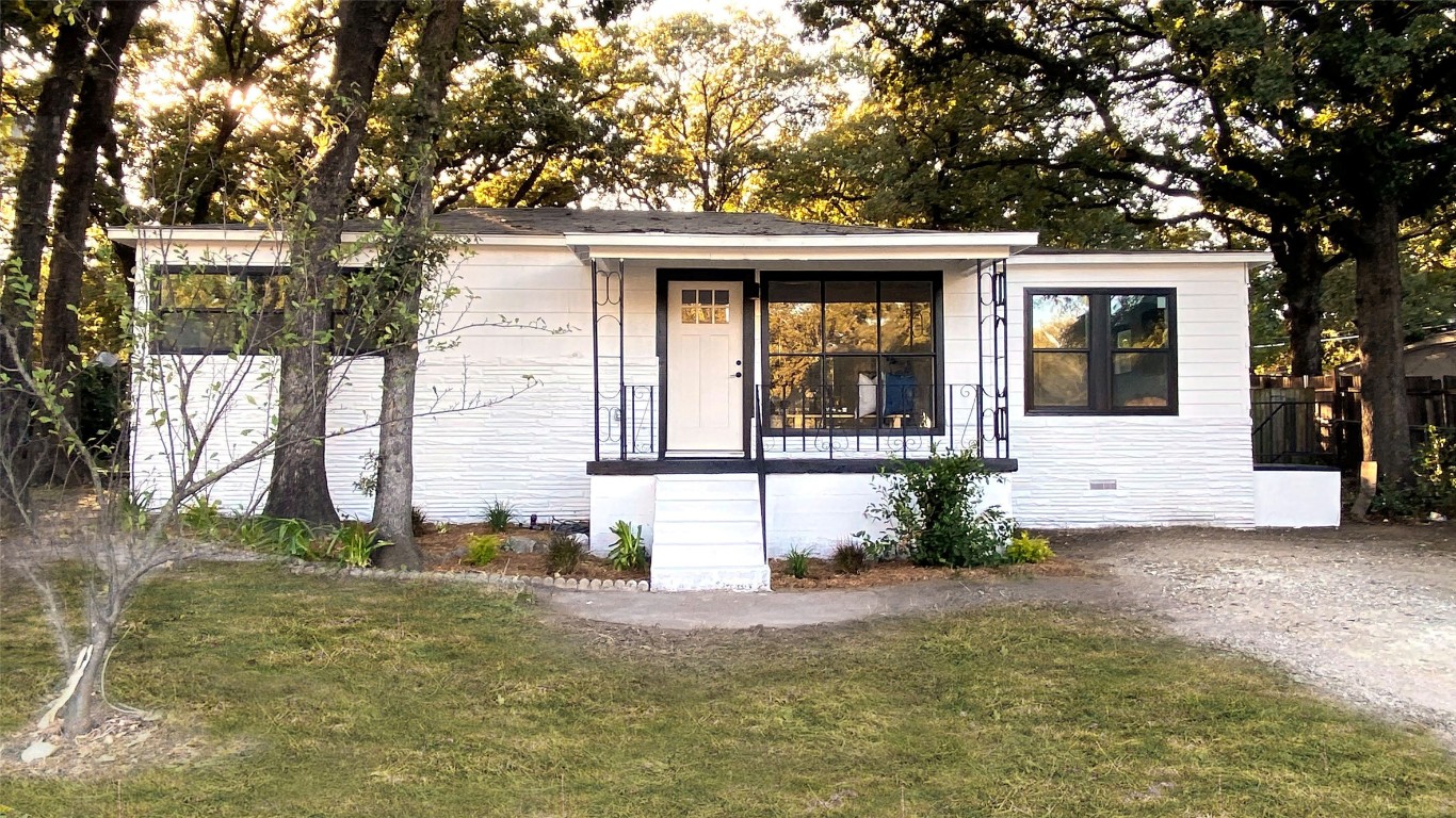 5820 Capital Street Forest Hill TX 76119