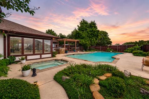 2822 Colleen Drive Garland TX 75043