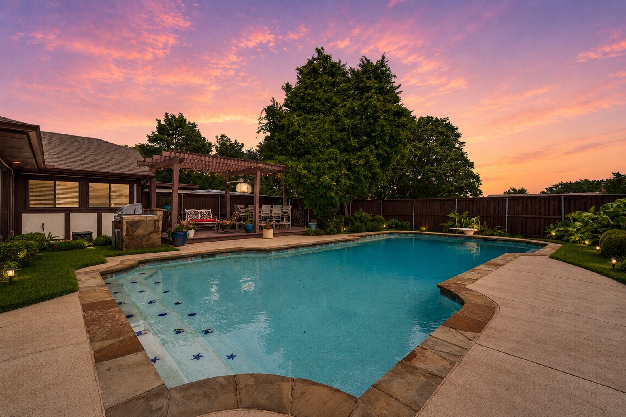 2822 Colleen Drive Garland TX 75043