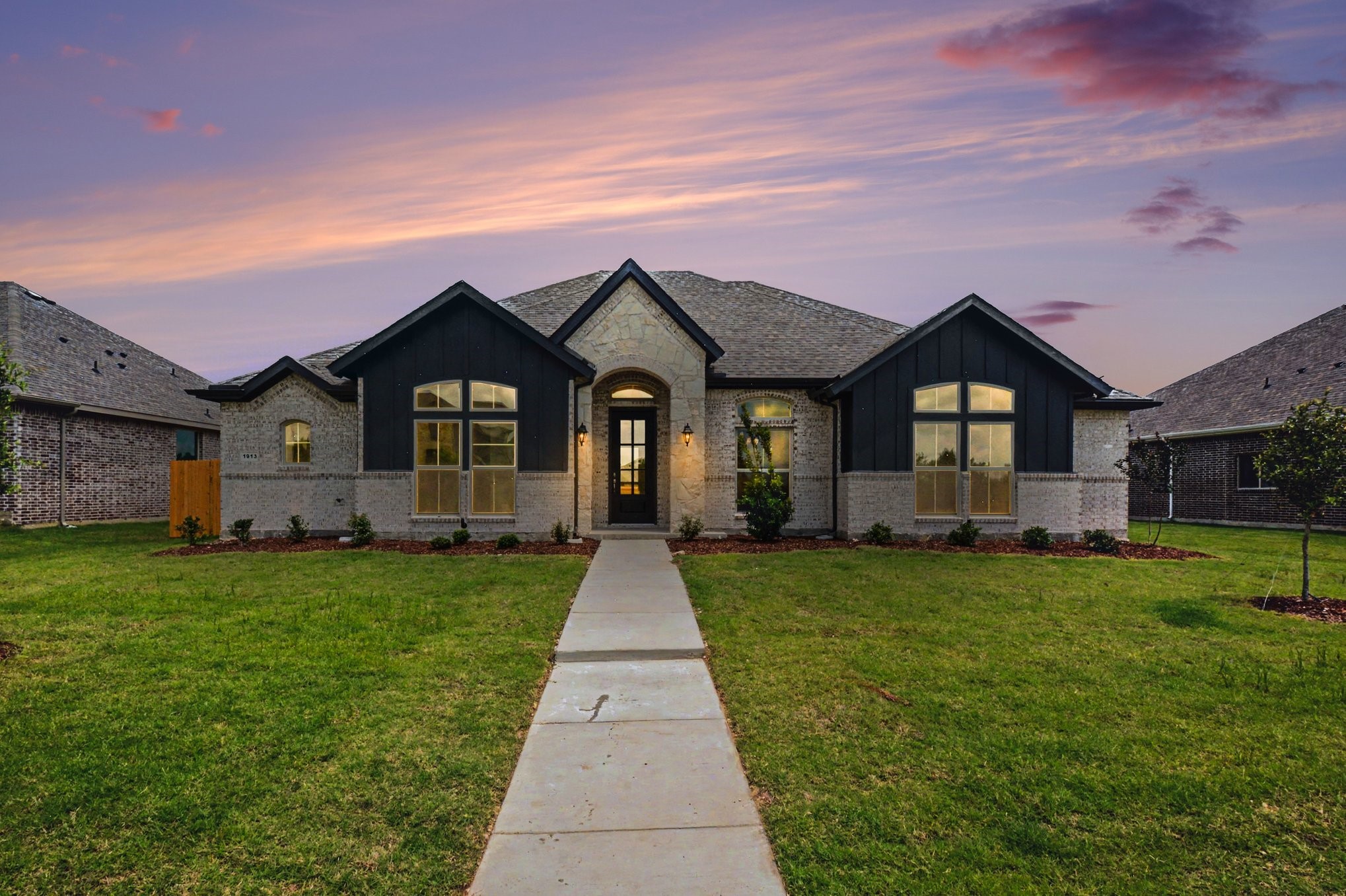 1913 Barrix Lane Desoto TX 75115