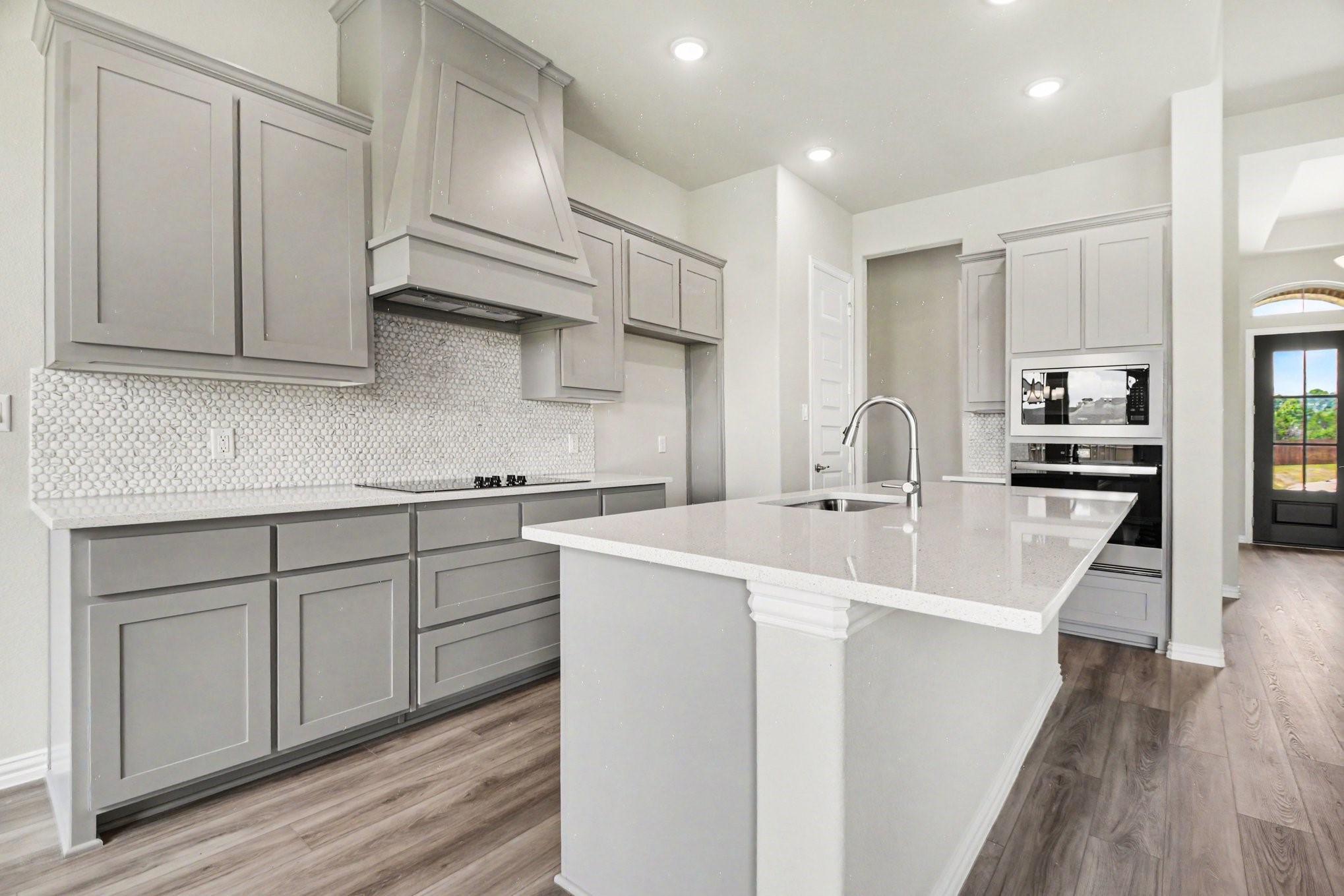 1913 Barrix Lane Desoto TX 75115