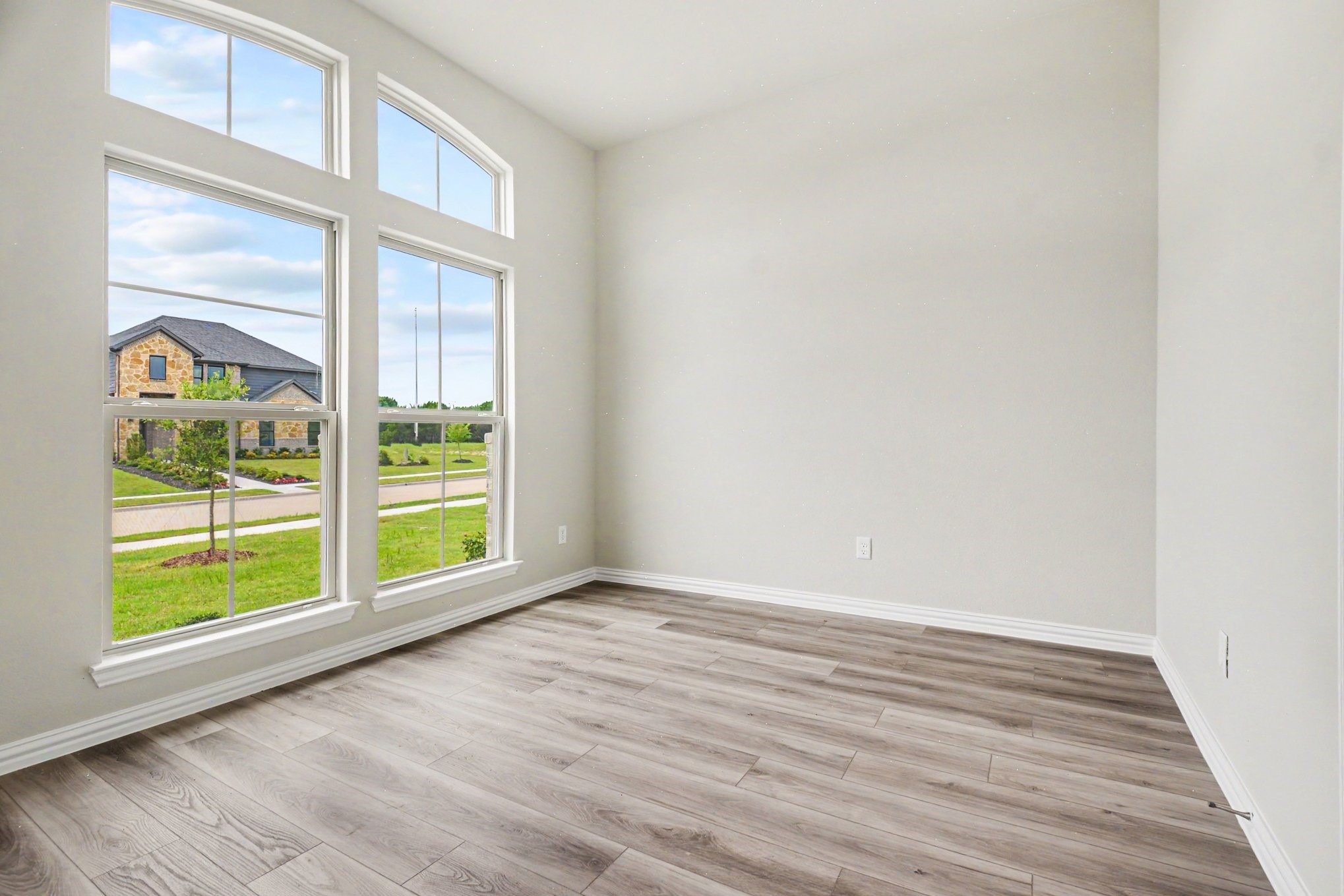 1913 Barrix Lane Desoto TX 75115