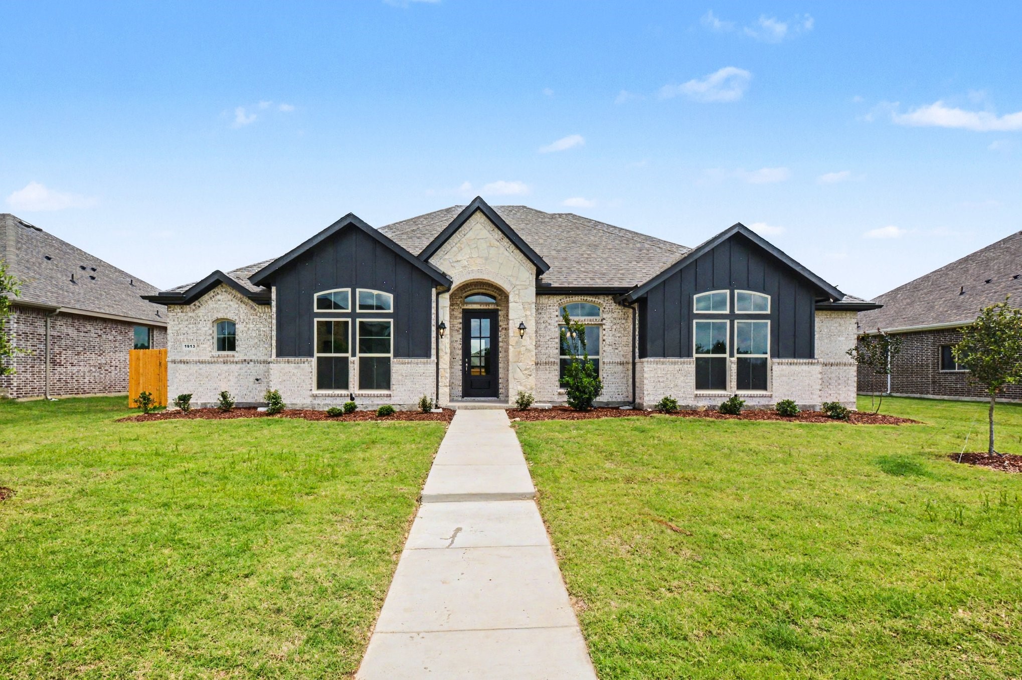 1913 Barrix Lane Desoto TX 75115