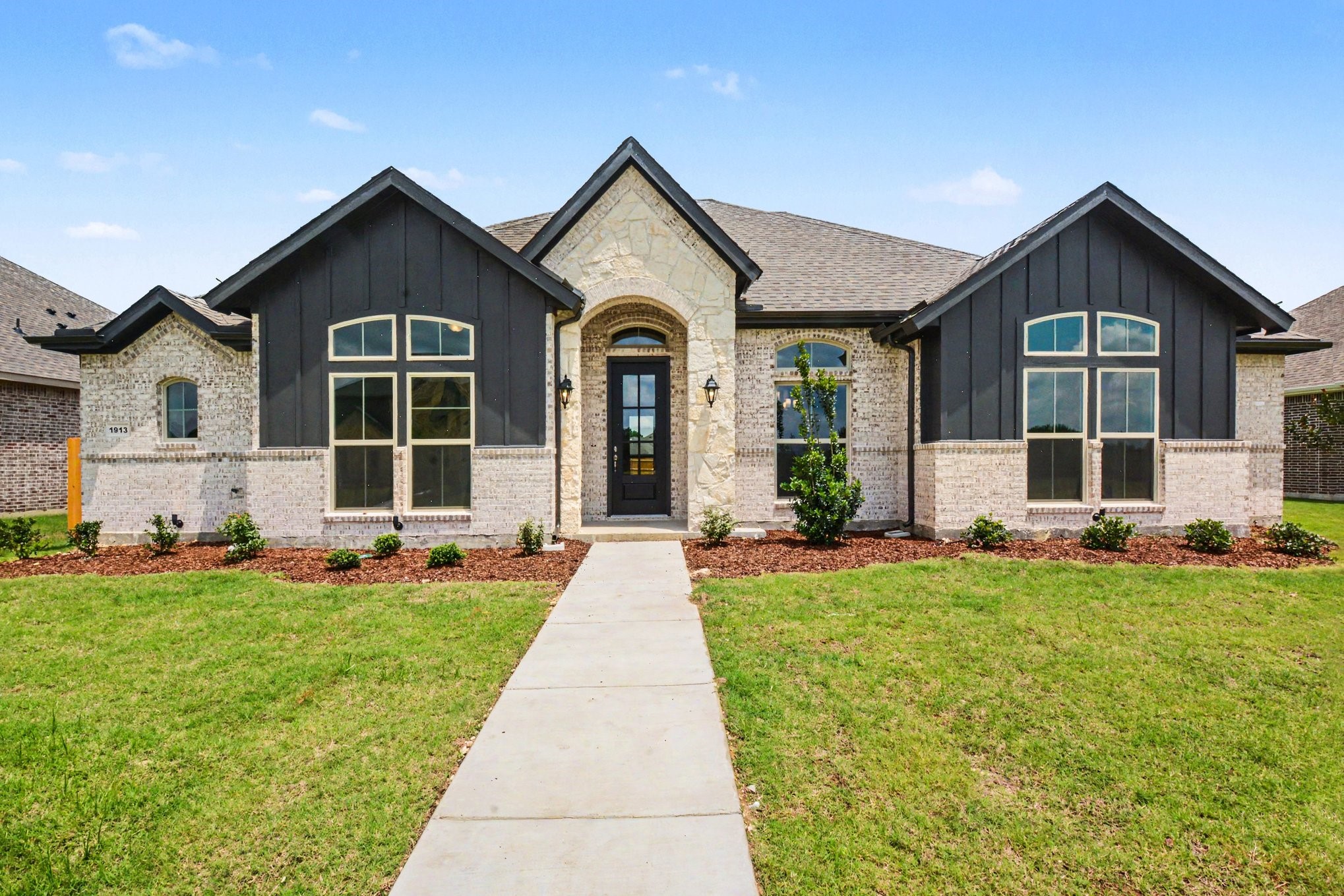 1913 Barrix Lane Desoto TX 75115
