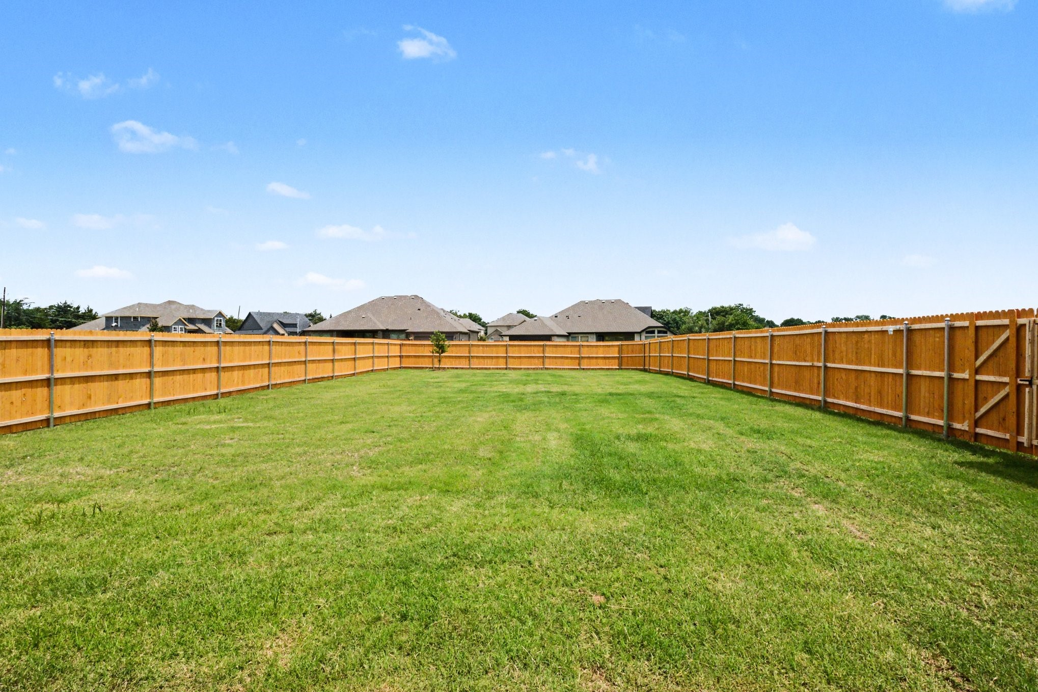 1913 Barrix Lane Desoto TX 75115