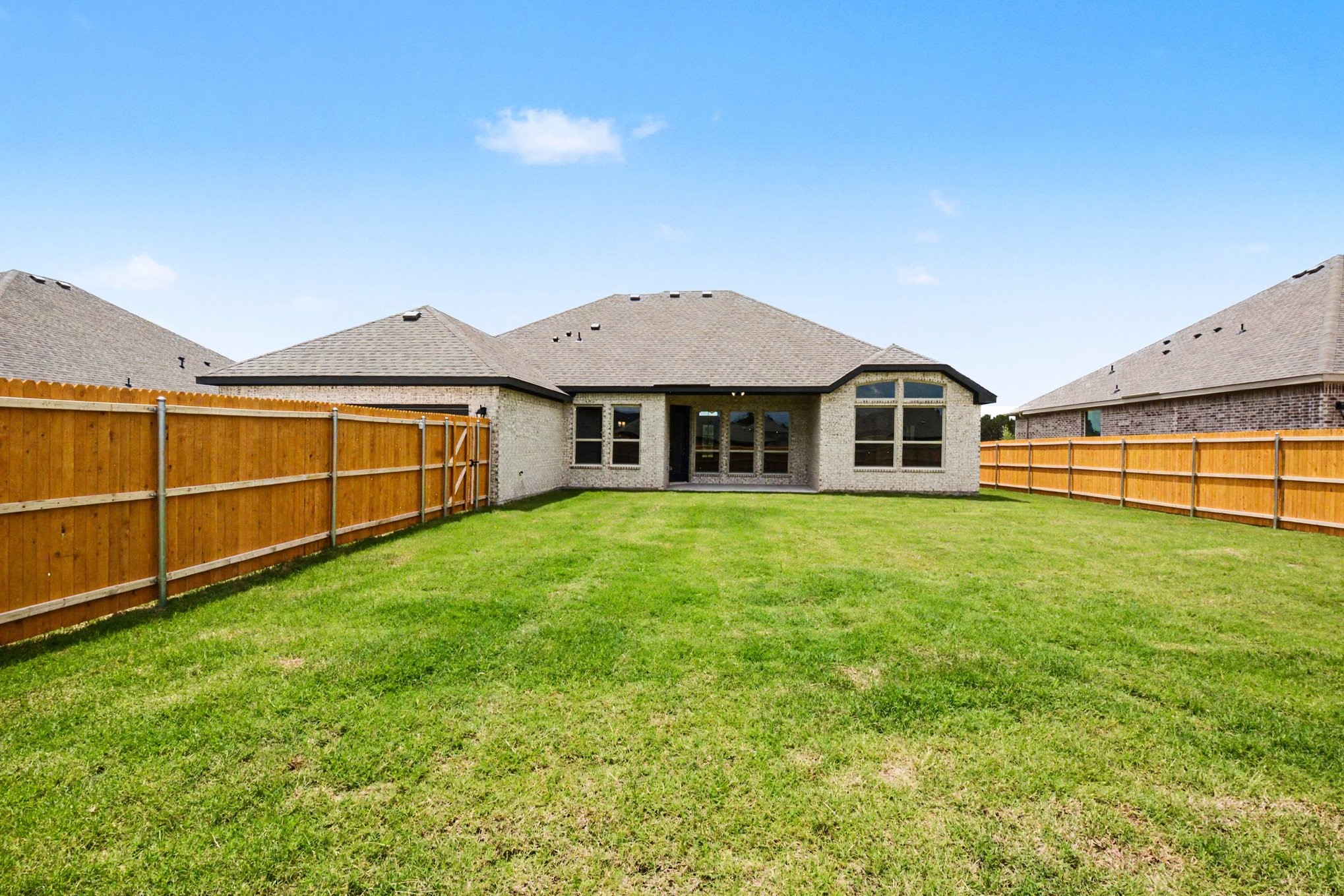 1913 Barrix Lane Desoto TX 75115