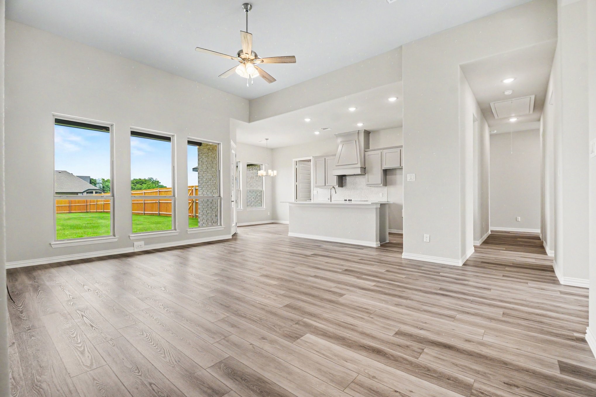 1913 Barrix Lane Desoto TX 75115