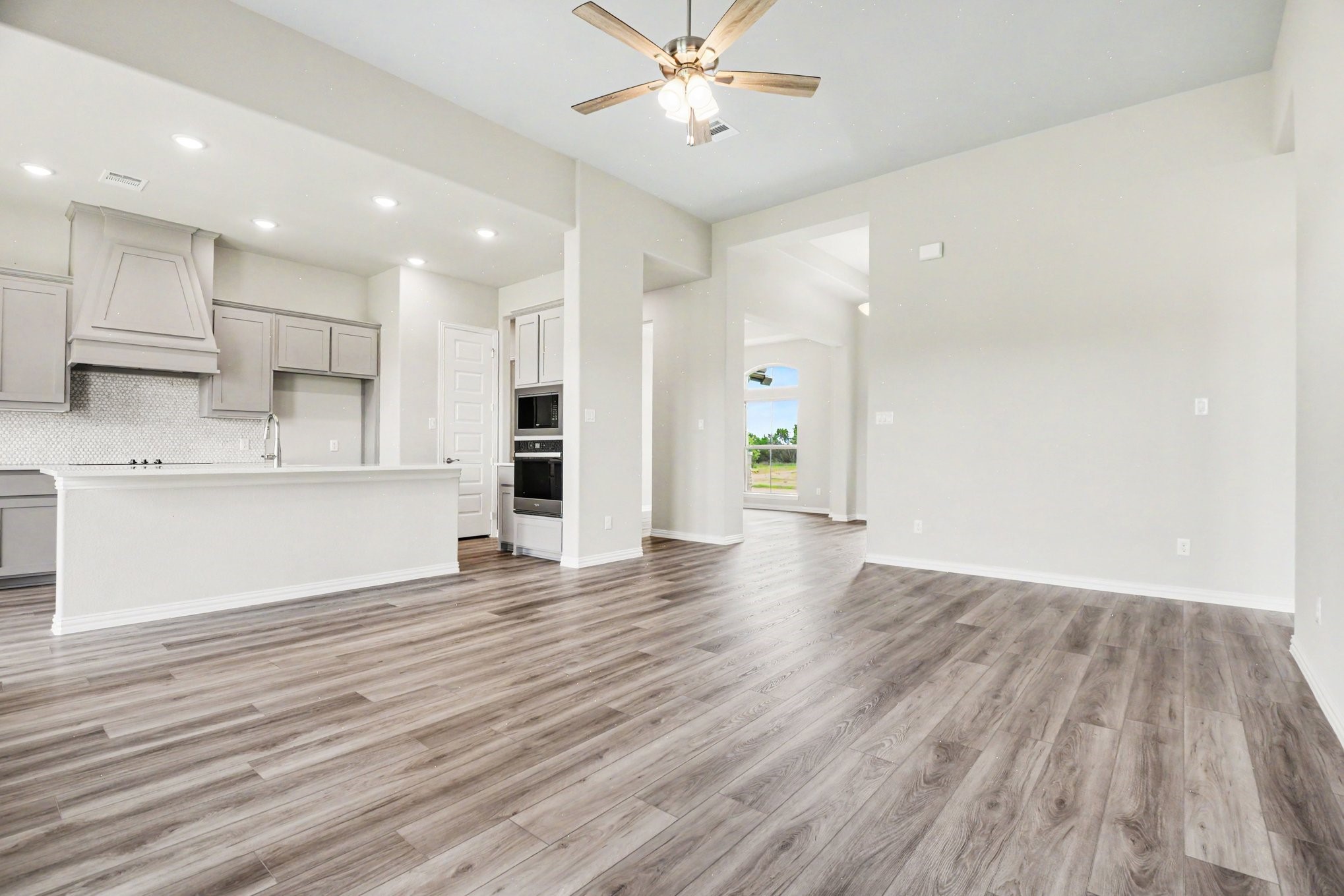 1913 Barrix Lane Desoto TX 75115