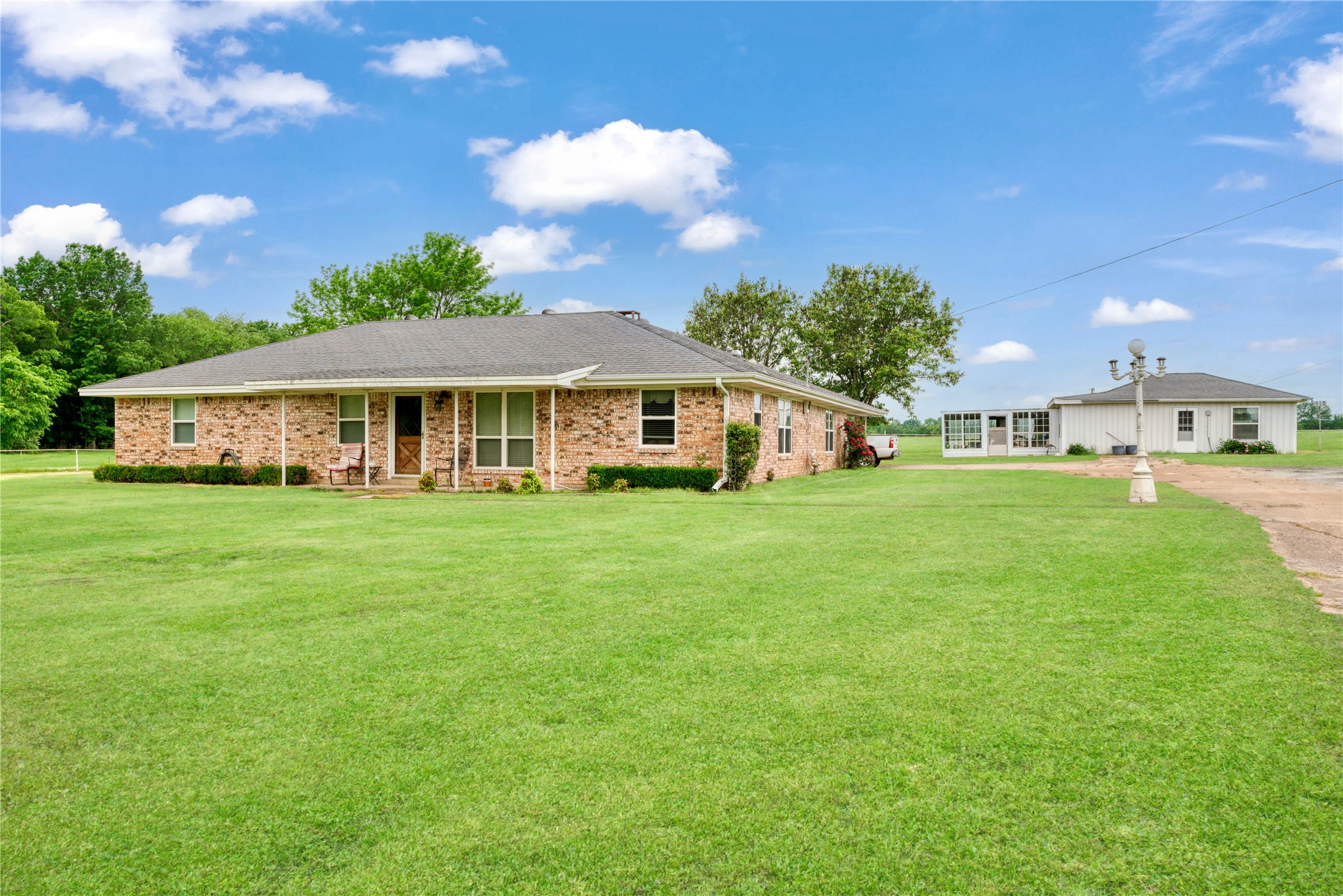 1355 County Road 33100 Sumner TX 75486