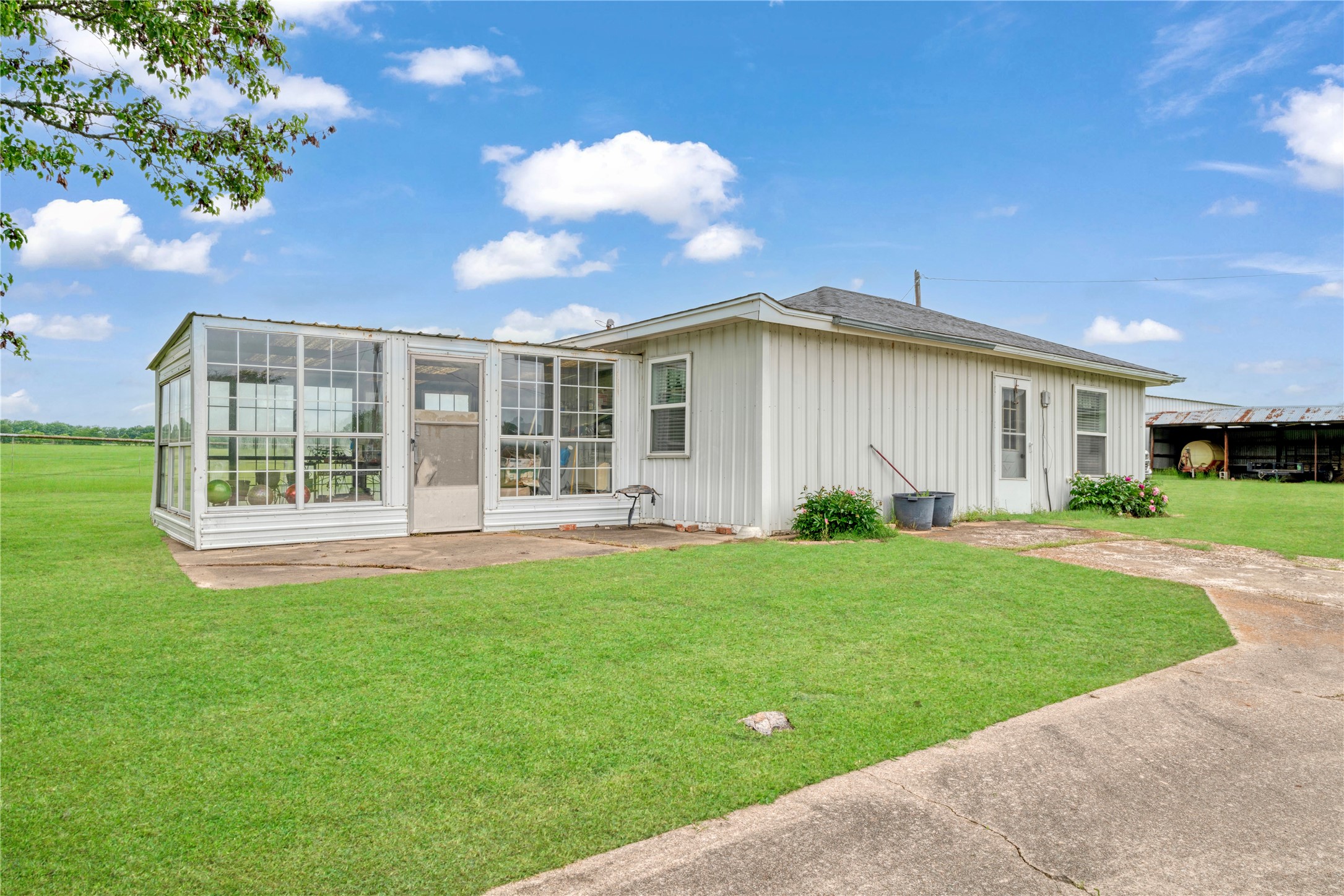 1355 County Road 33100 Sumner TX 75486