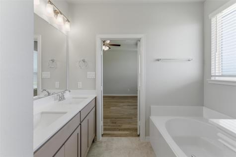 2627 Witness Tree Road Oak Ridge TX 75161