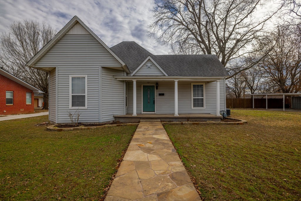 907 N Mill Street Bowie TX 76230