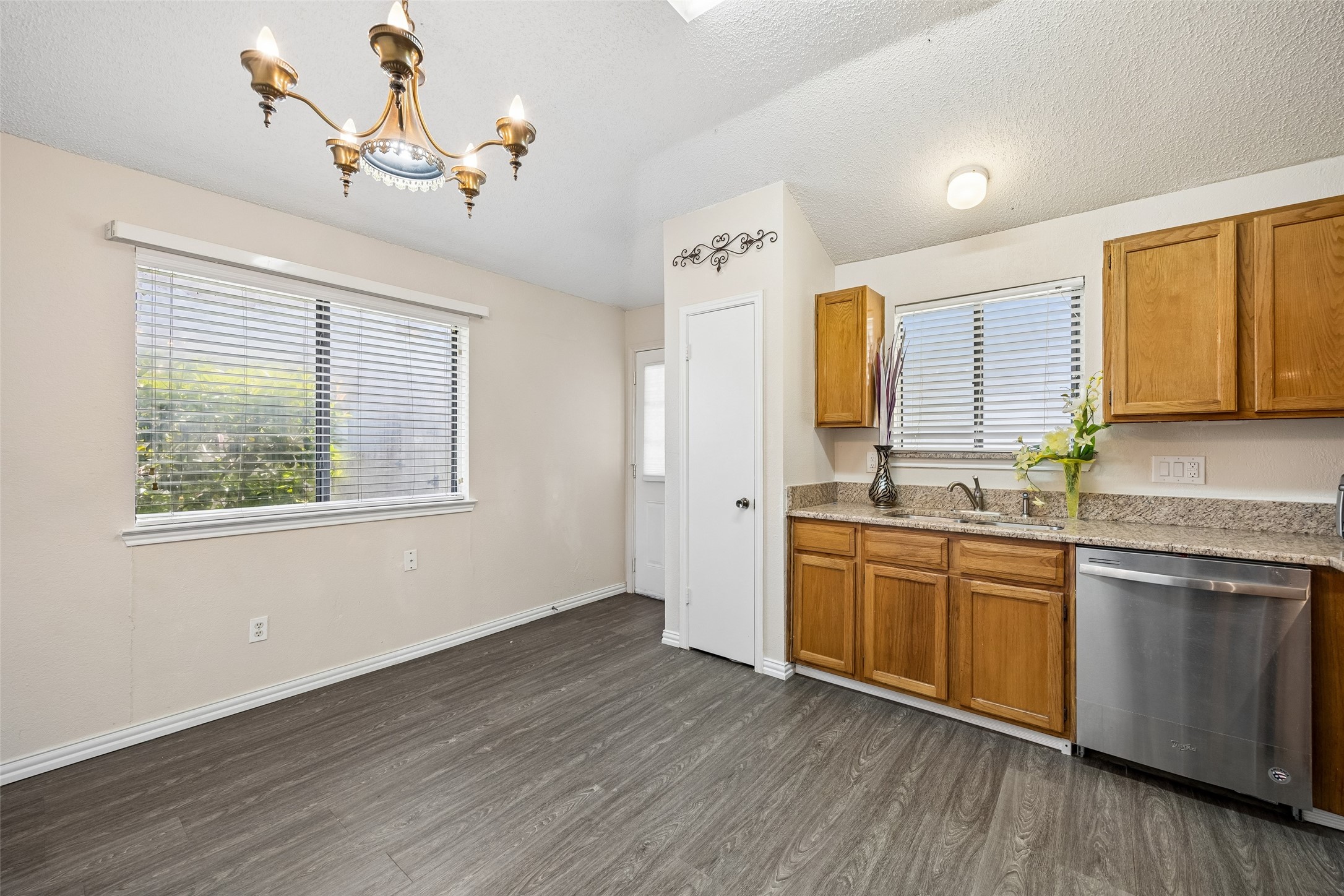 214 Shea Street Garland TX 75040
