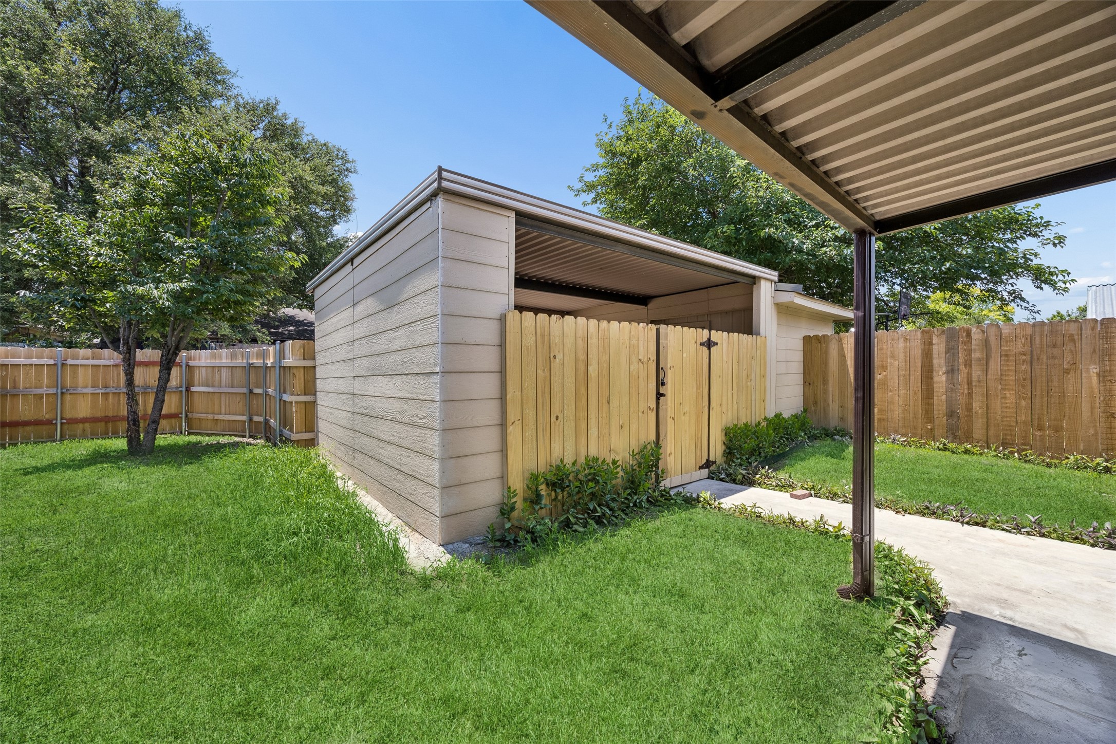 214 Shea Street Garland TX 75040