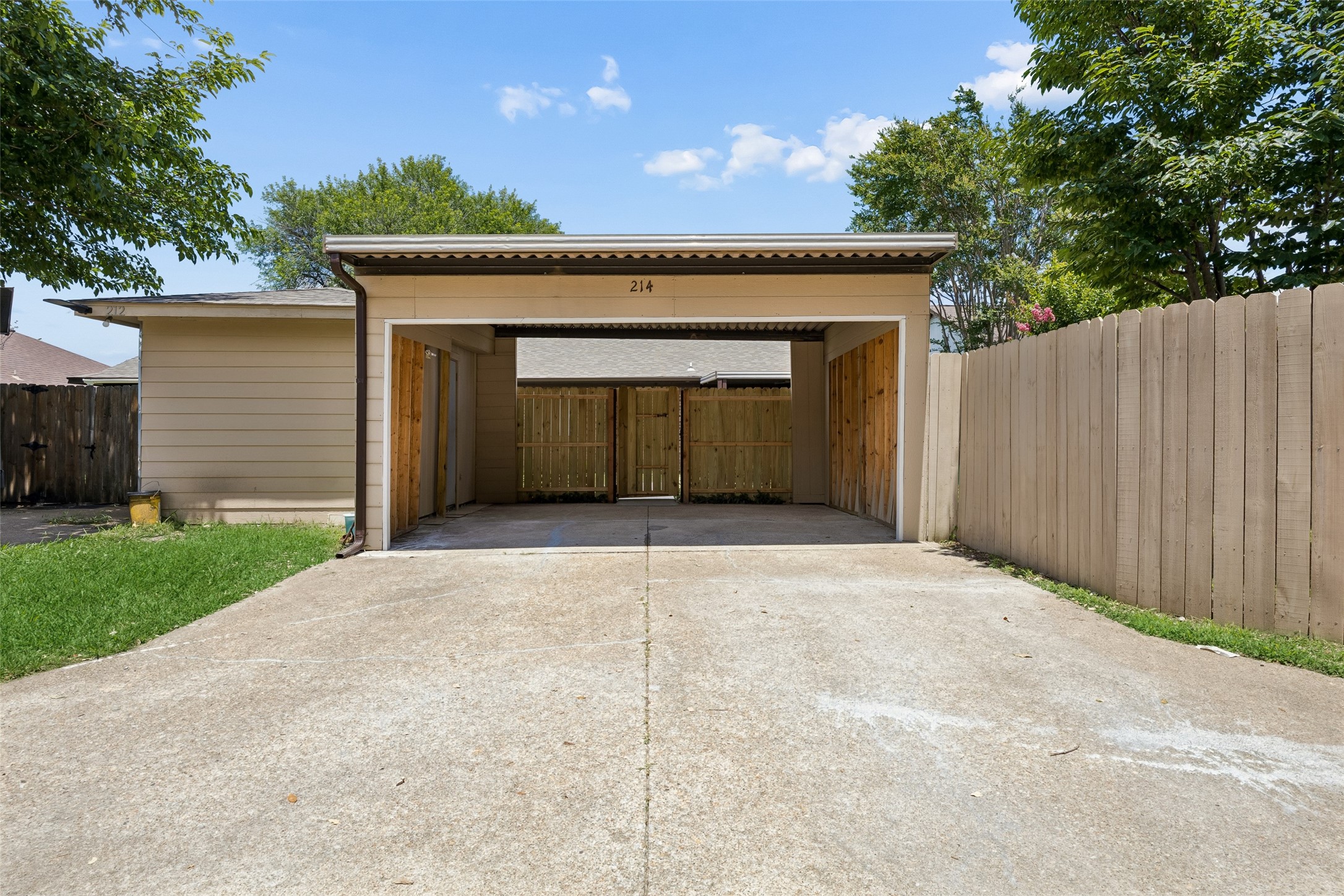 214 Shea Street Garland TX 75040