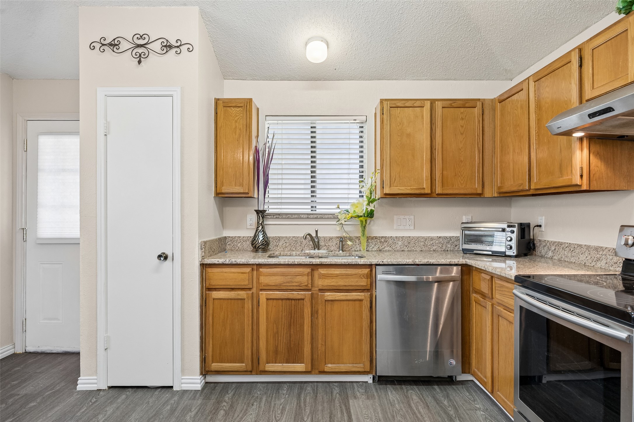 214 Shea Street Garland TX 75040