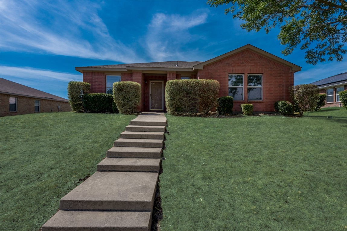 612 Snapdragon Lane Desoto TX 75115