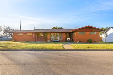 910 S Harrison Street West TX 76691