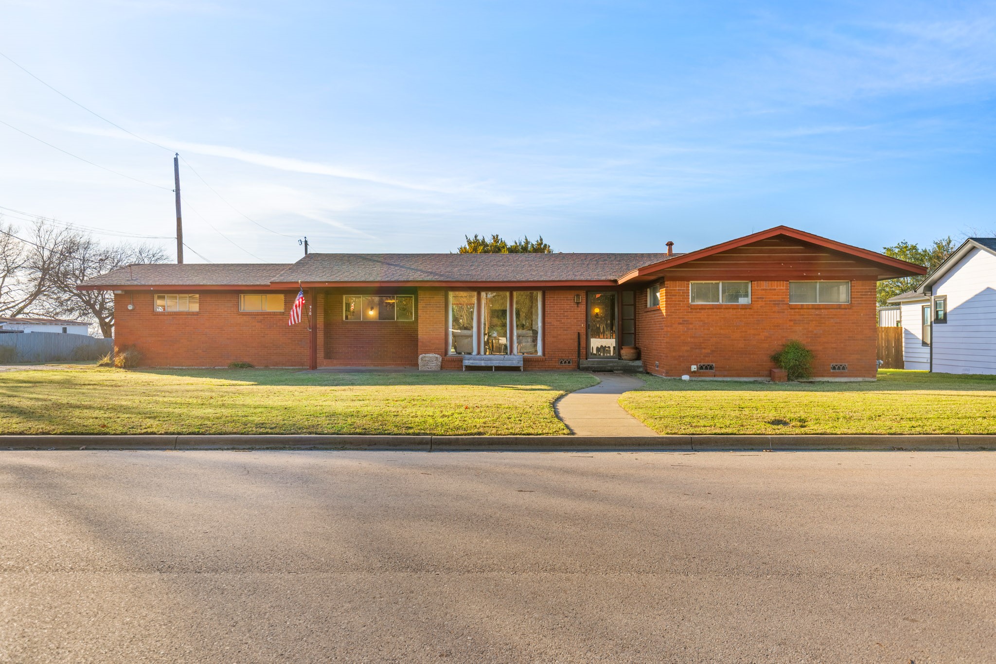 910 S Harrison Street West TX 76691