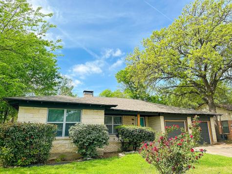 801 N Douglas Avenue Cleburne TX 76033