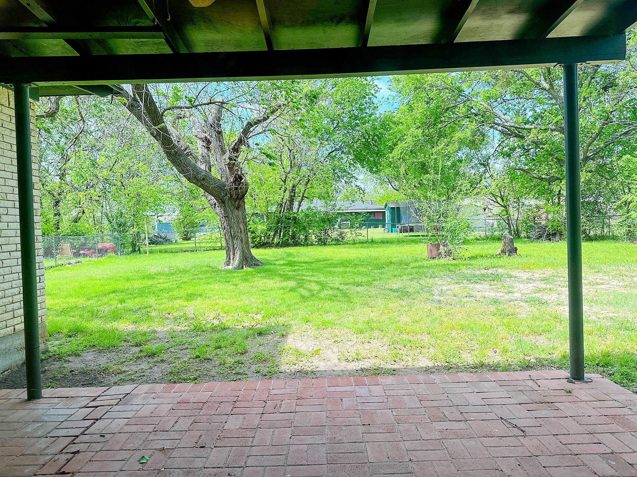 801 N Douglas Avenue Cleburne TX 76033