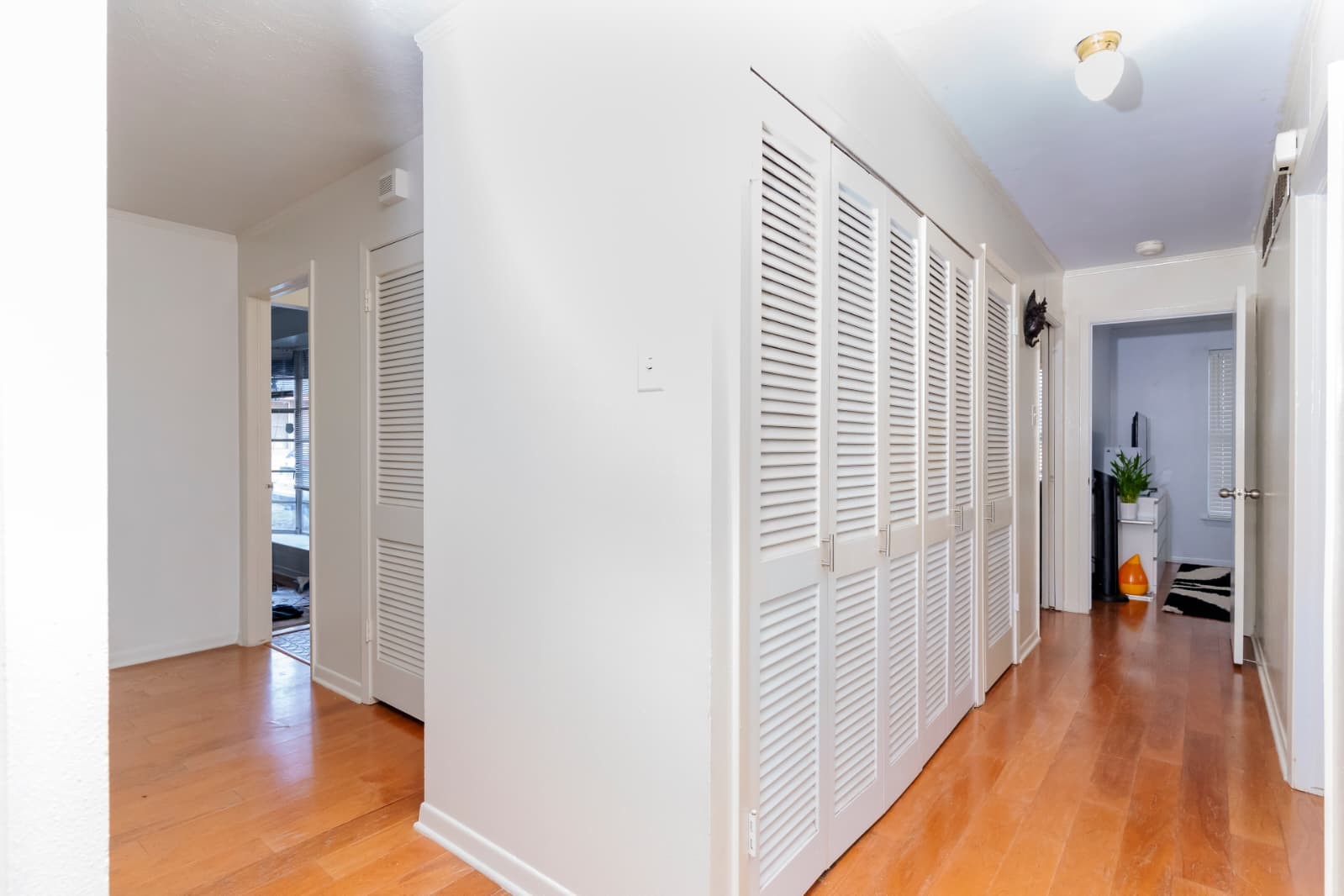 1620 W Northgate Drive Irving TX 75062