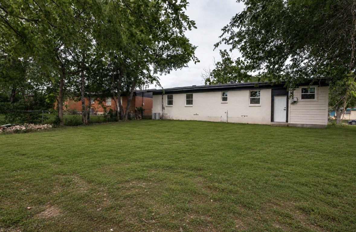 5325 Conroy Street Fort Worth TX 76134
