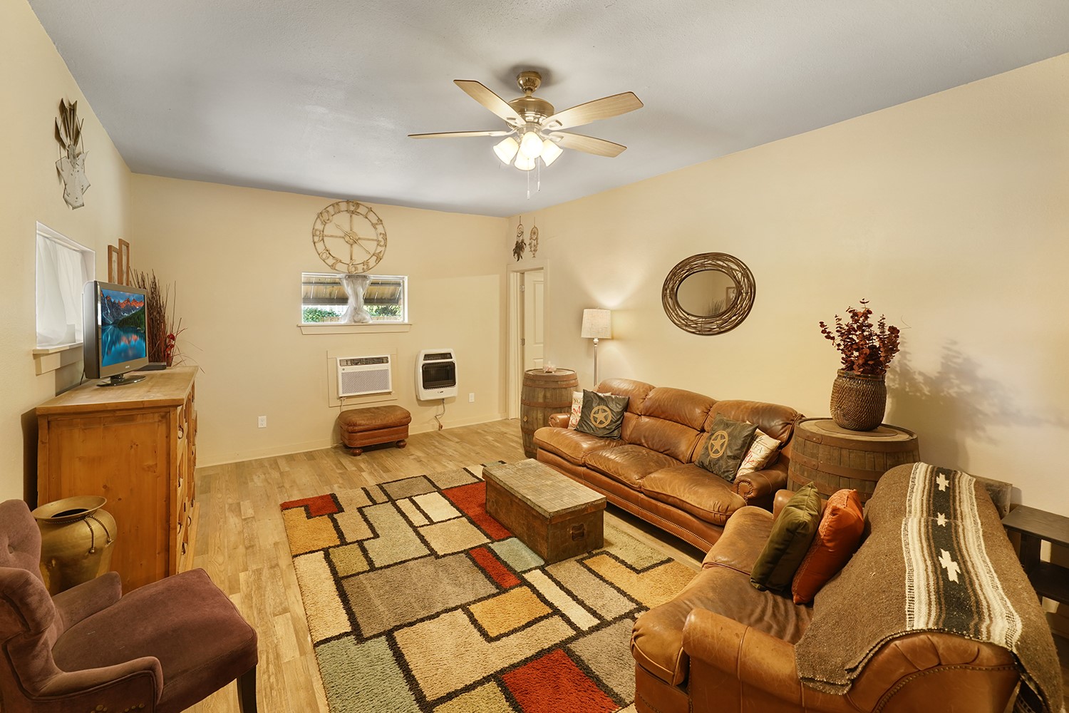 207 N Oneil Street Alvord TX 76225