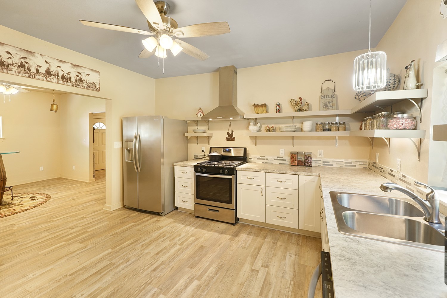 207 N Oneil Street Alvord TX 76225